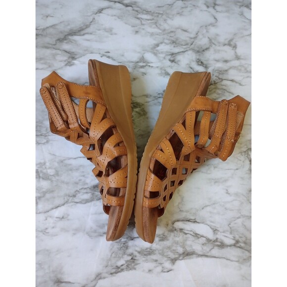 Baretraps Faux Leather Sandals Size 9M - Picture 4 of 10